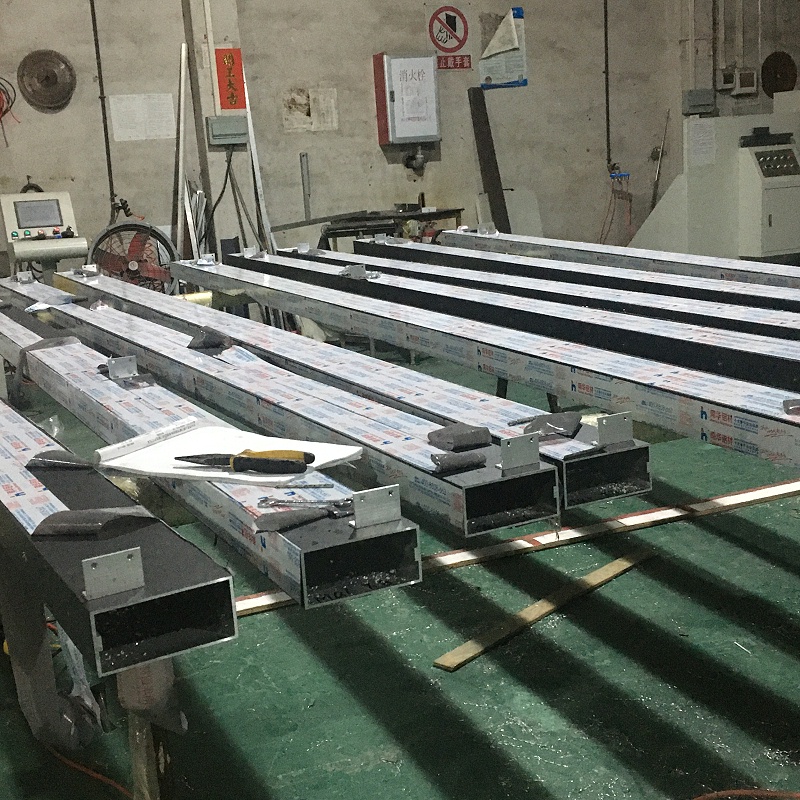 樓上樓門窗專業(yè)安裝的高端鋁合金門窗伴你溫暖過冬！