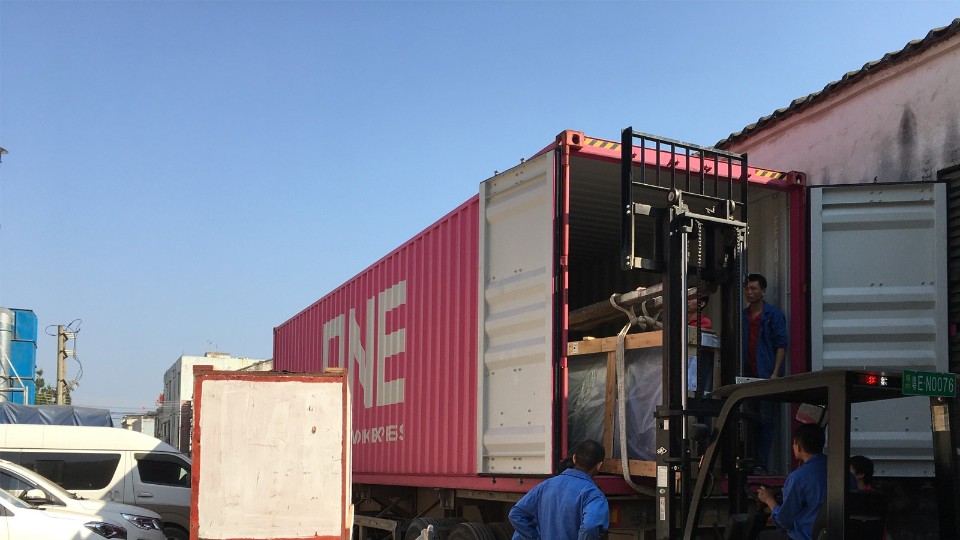 私家別墅豪宅定制的高端鋁合金門窗即將被送出國！