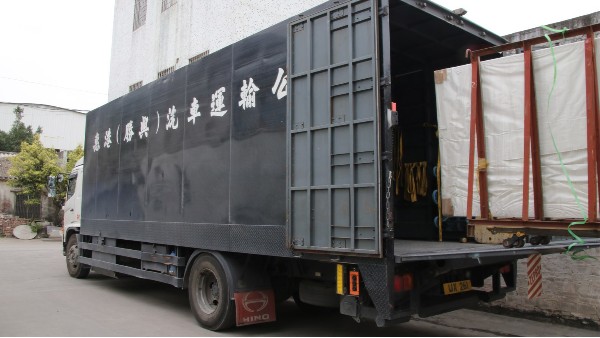 佛山哪個門窗廠家做工程門窗做得好？-樓上樓門窗