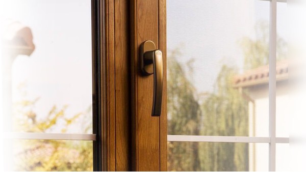 【樓上樓門窗】新加坡酒店門窗工程專業(yè)供應(yīng)廠家裝柜啦！